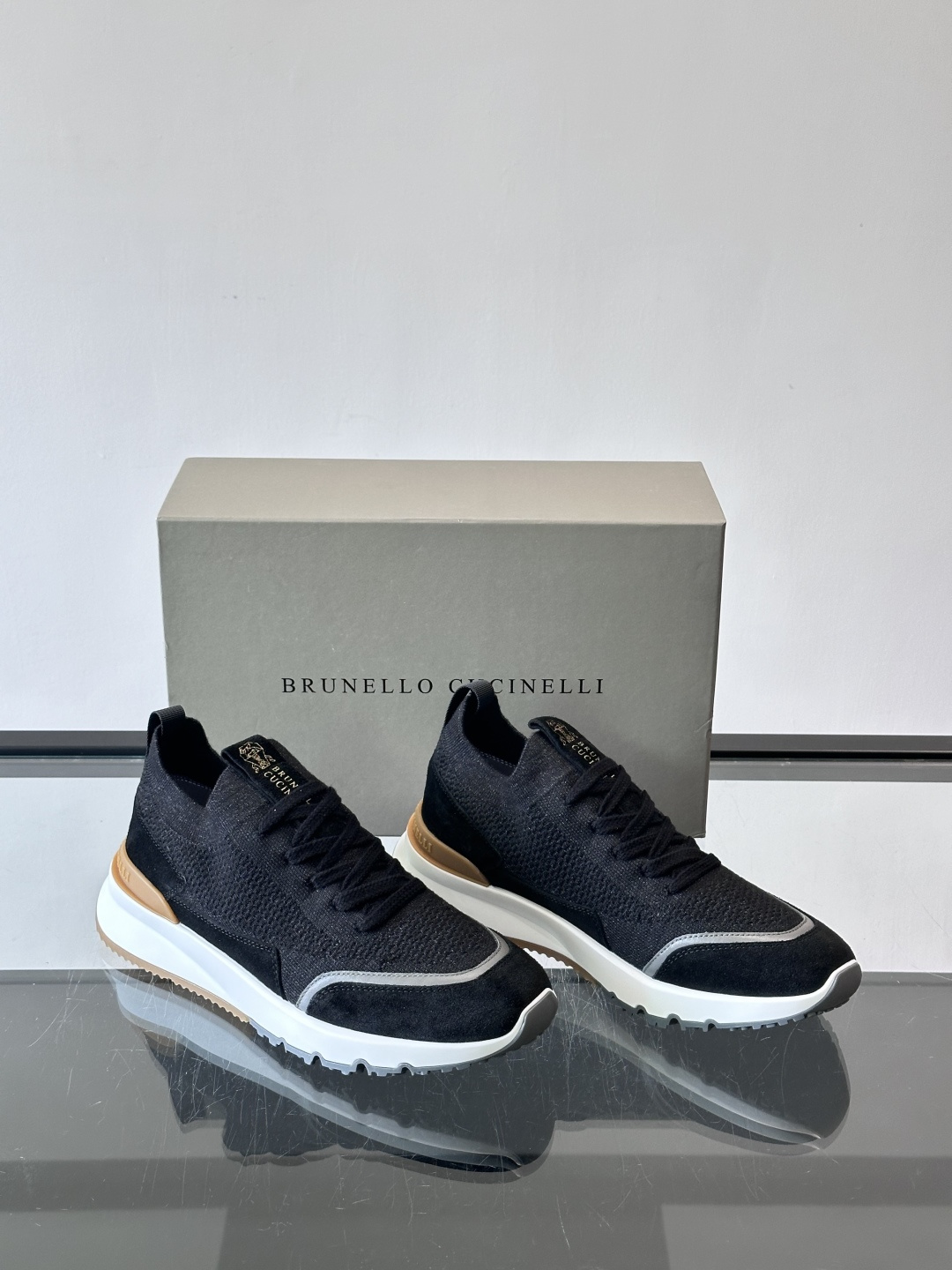 Brunello Cucinelli 新款拼色运动板男鞋 此款运动鞋面料采用进口飞织，春夏穿着舒适透气，