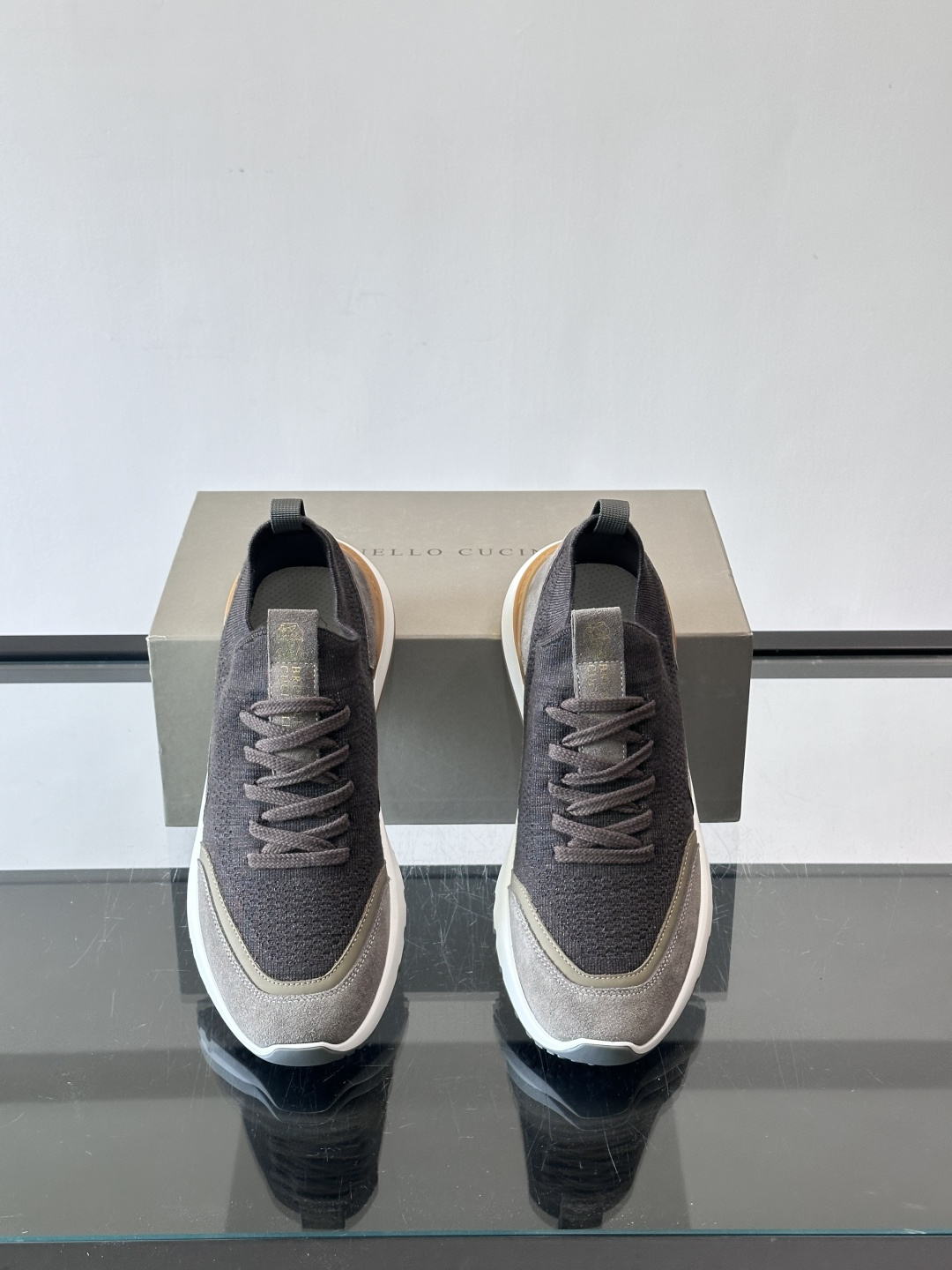 Brunello Cucinelli 新款拼色运动板男鞋 此款运动鞋面料采用进口飞织，春夏穿着舒适透气，