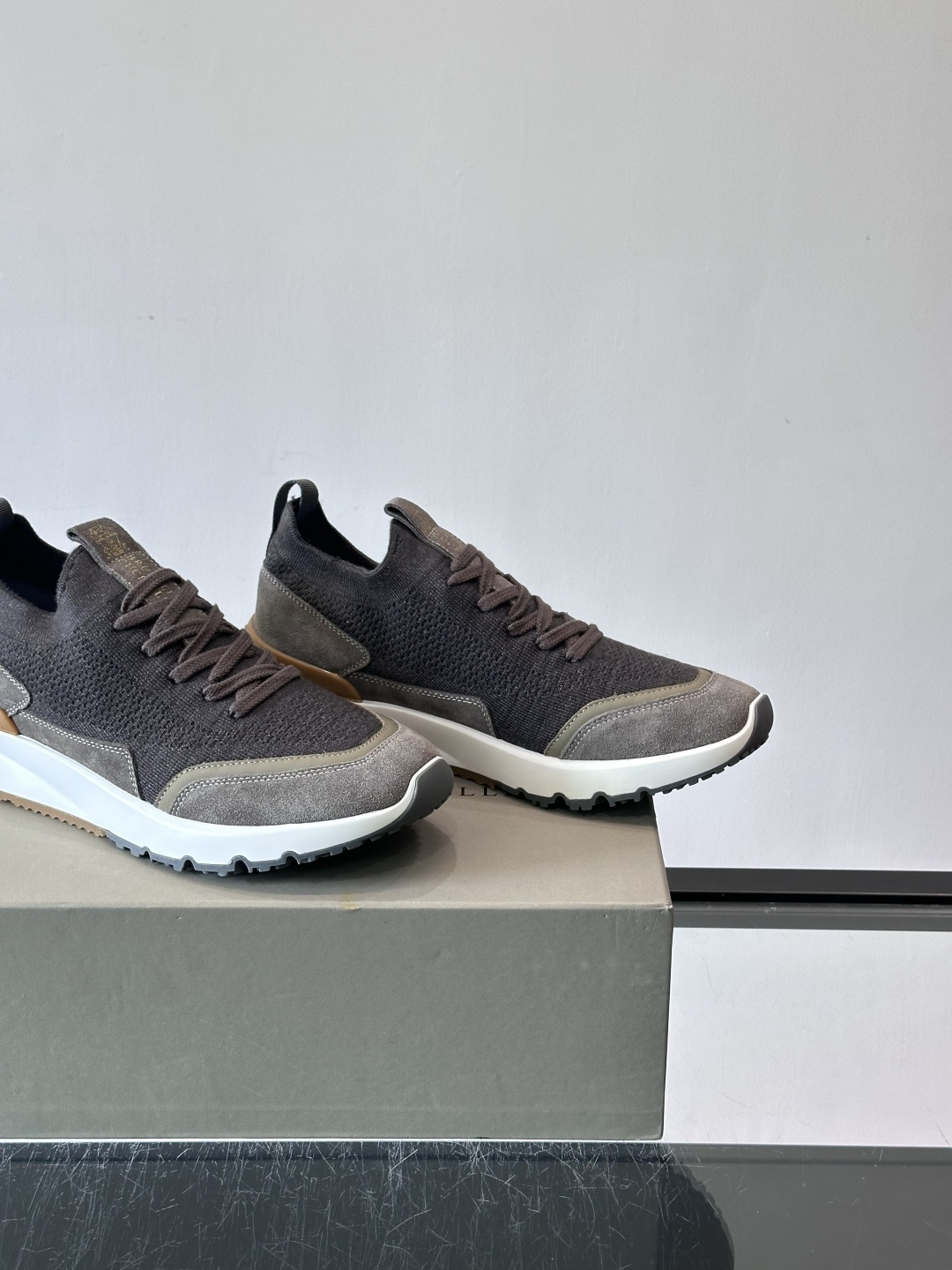 Brunello Cucinelli 新款拼色运动板男鞋 此款运动鞋面料采用进口飞织，春夏穿着舒适透气，