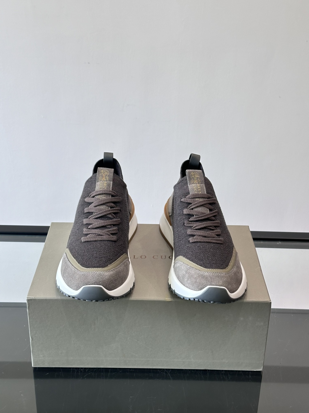 Brunello Cucinelli 新款拼色运动板男鞋 此款运动鞋面料采用进口飞织，春夏穿着舒适透气，