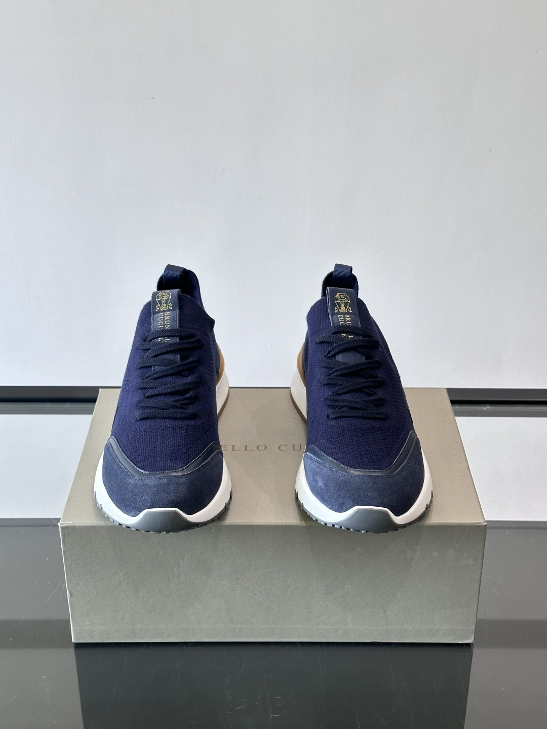 Brunello Cucinelli 新款拼色运动板男鞋 此款运动鞋面料采用进口飞织，春夏穿着舒适透气，