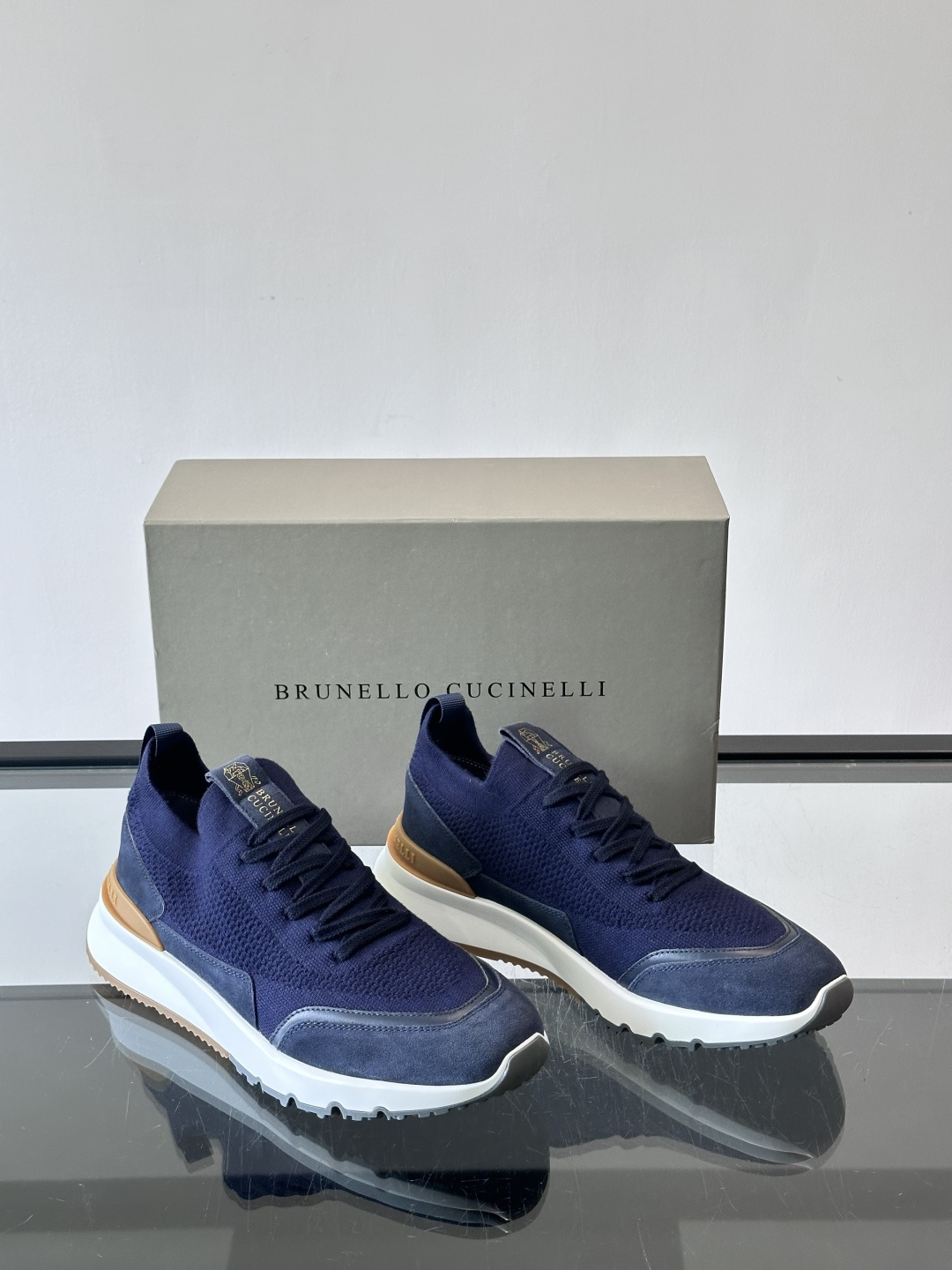 Brunello Cucinelli 新款拼色运动板男鞋 此款运动鞋面料采用进口飞织，春夏穿着舒适透气，