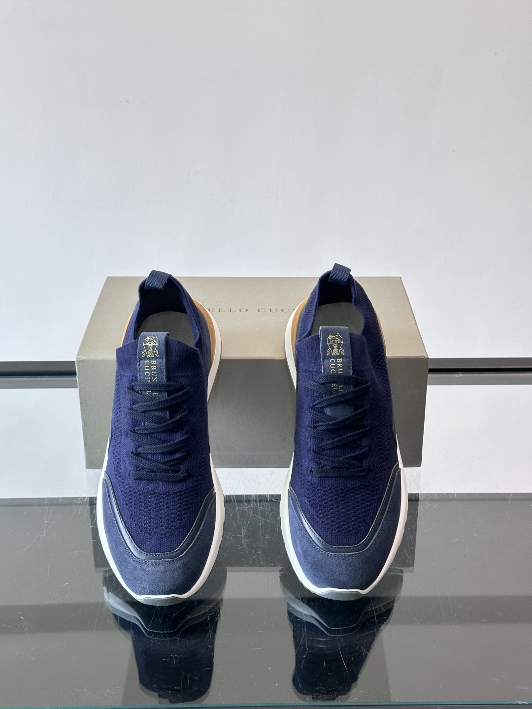 Brunello Cucinelli 新款拼色运动板男鞋 此款运动鞋面料采用进口飞织，春夏穿着舒适透气，