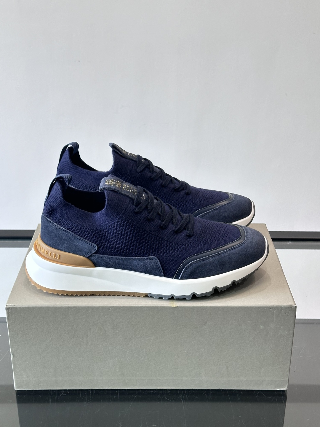 Brunello Cucinelli 新款拼色运动板男鞋 此款运动鞋面料采用进口飞织，春夏穿着舒适透气，