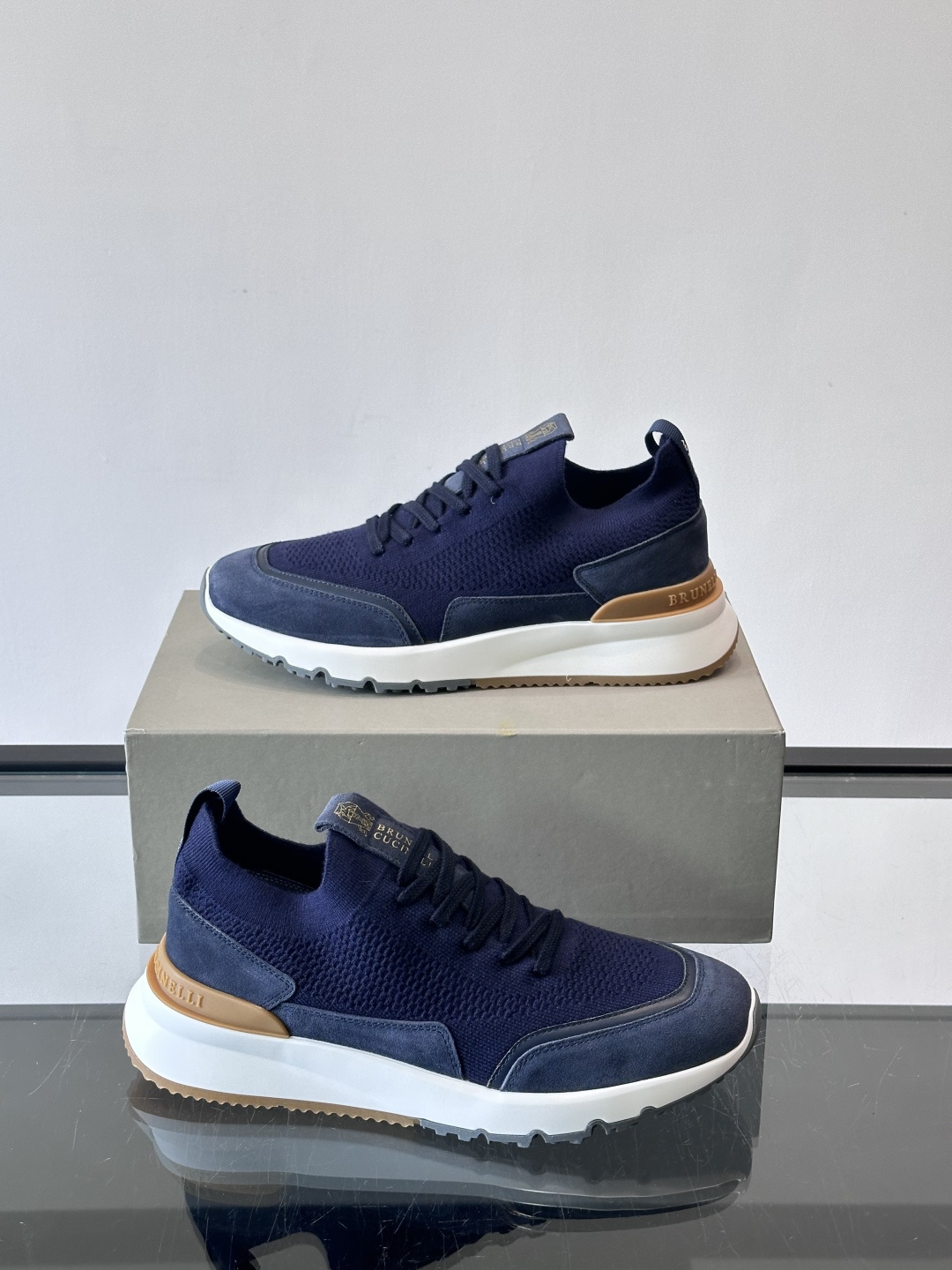 Brunello Cucinelli 新款拼色运动板男鞋 此款运动鞋面料采用进口飞织，春夏穿着舒适透气，