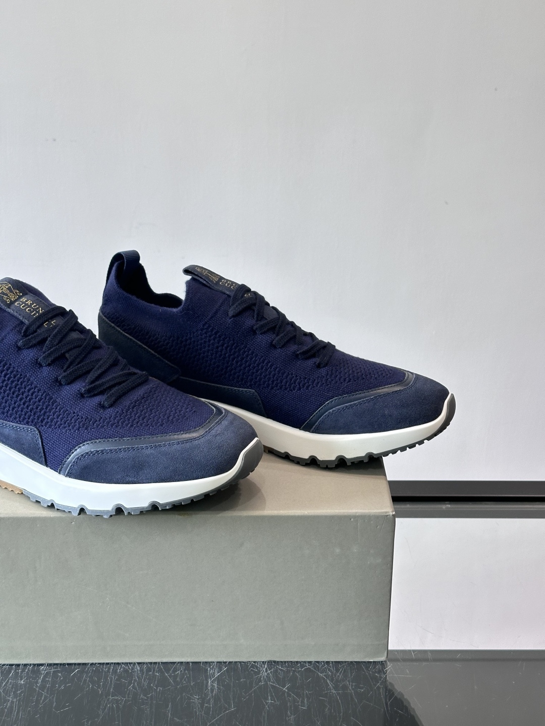 Brunello Cucinelli 新款拼色运动板男鞋 此款运动鞋面料采用进口飞织，春夏穿着舒适透气，