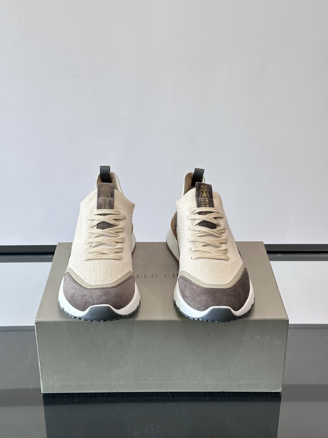 Brunello Cucinelli 新款拼色运动板男鞋 此款运动鞋面料采用进口飞织，春夏穿着舒适透气，