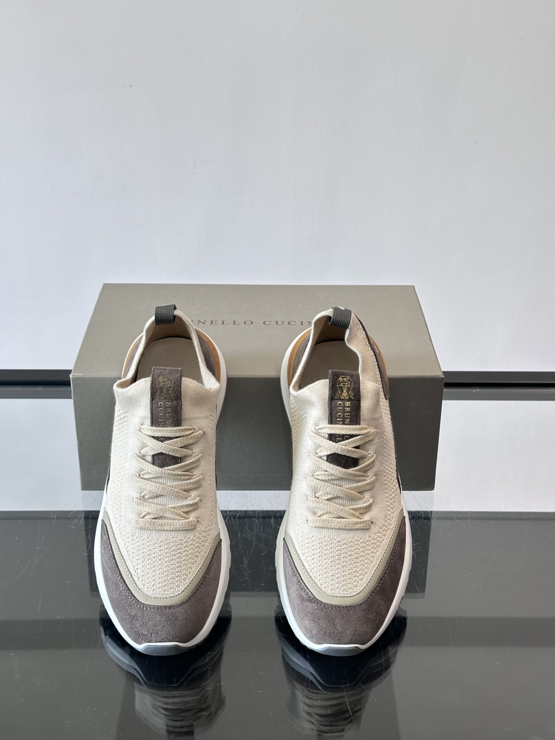 Brunello Cucinelli 新款拼色运动板男鞋 此款运动鞋面料采用进口飞织，春夏穿着舒适透气，