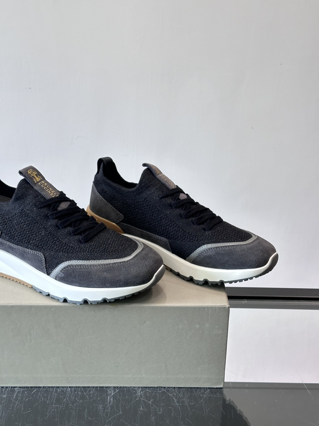 Brunello Cucinelli 新款拼色运动板男鞋 此款运动鞋面料采用进口飞织，春夏穿着舒适透气，