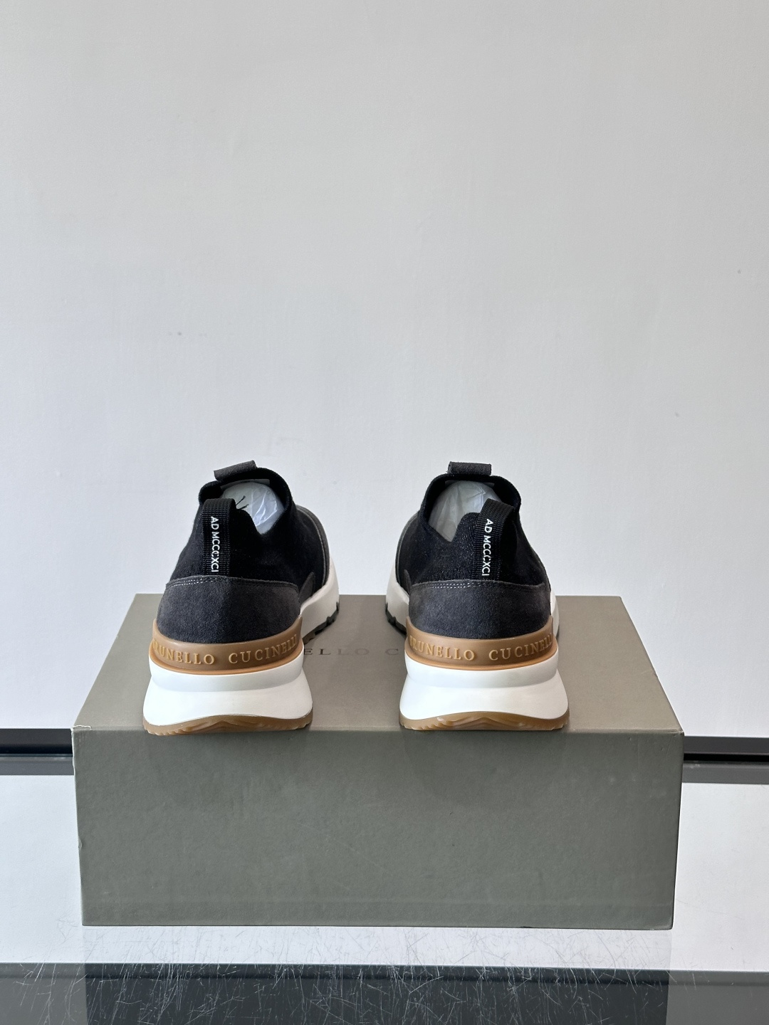 Brunello Cucinelli 新款拼色运动板男鞋 此款运动鞋面料采用进口飞织，春夏穿着舒适透气，