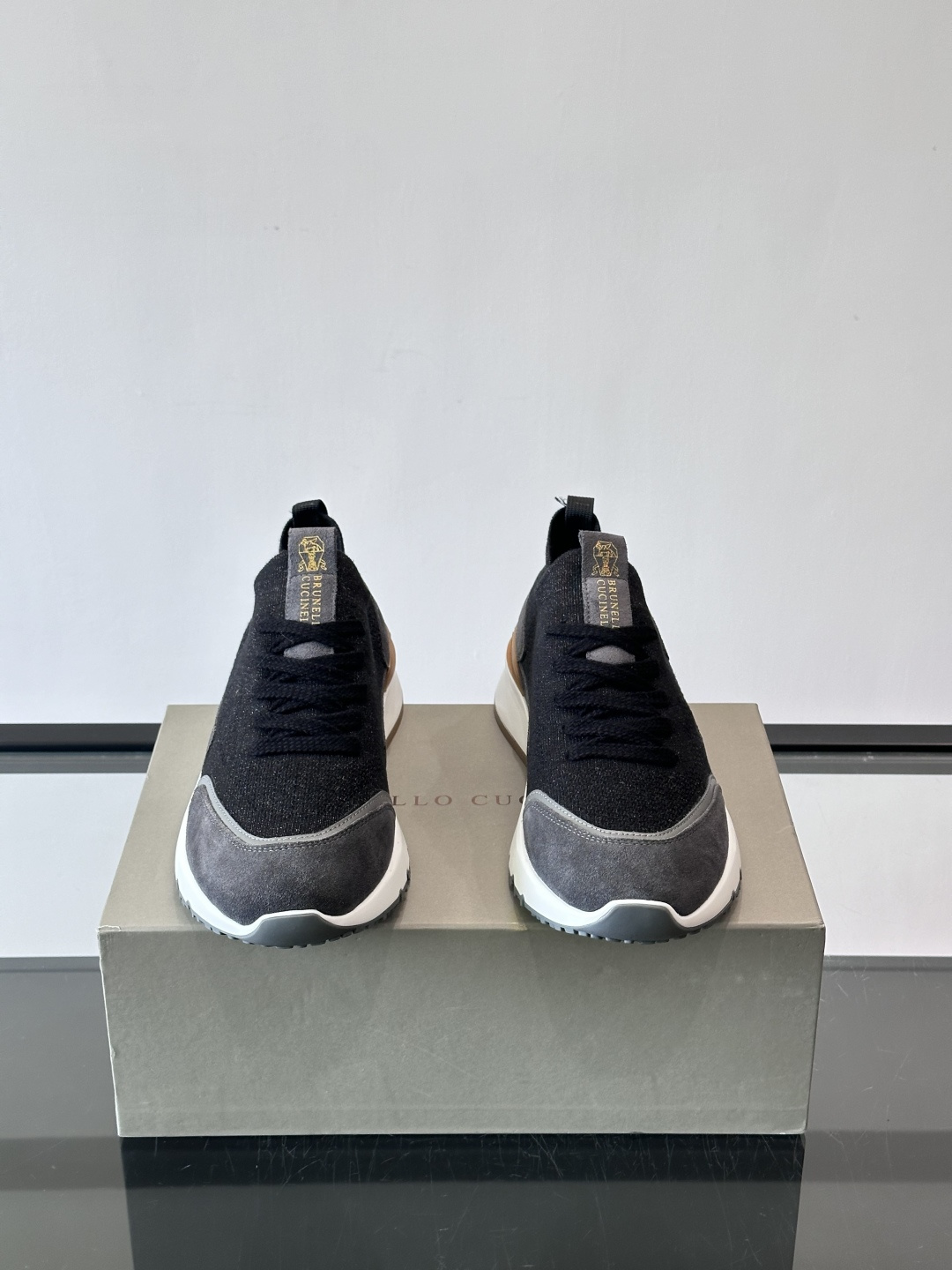 Brunello Cucinelli 新款拼色运动板男鞋 此款运动鞋面料采用进口飞织，春夏穿着舒适透气，