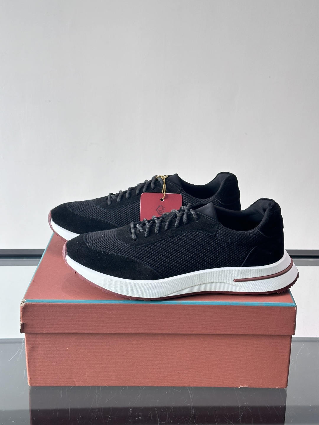 Loro Piana Modular Walk休闲鞋，羊毛针织+牛反绒拼接，质感细腻又高级。高弹乳胶鞋垫