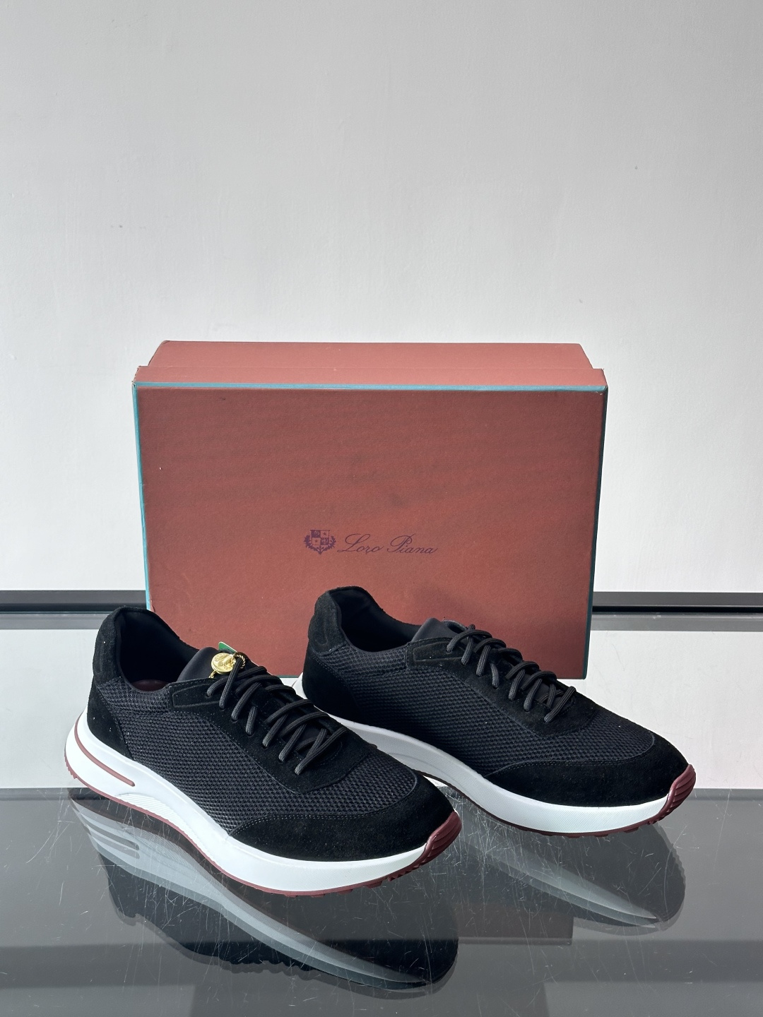 Loro Piana Modular Walk休闲鞋，羊毛针织+牛反绒拼接，质感细腻又高级。高弹乳胶鞋垫