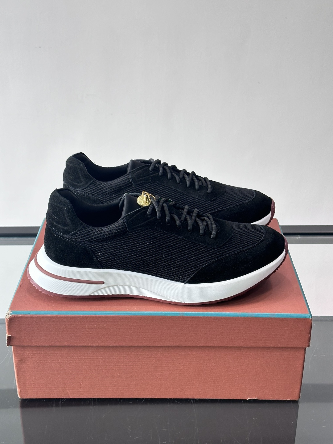 Loro Piana Modular Walk休闲鞋，羊毛针织+牛反绒拼接，质感细腻又高级。高弹乳胶鞋垫