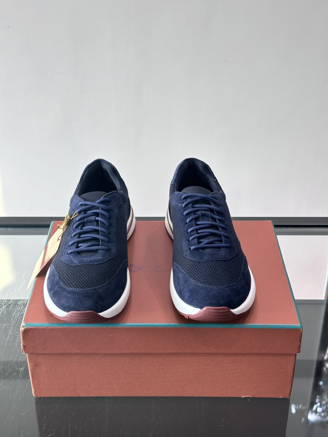 Loro Piana Modular Walk休闲鞋，羊毛针织+牛反绒拼接，质感细腻又高级。高弹乳胶鞋垫