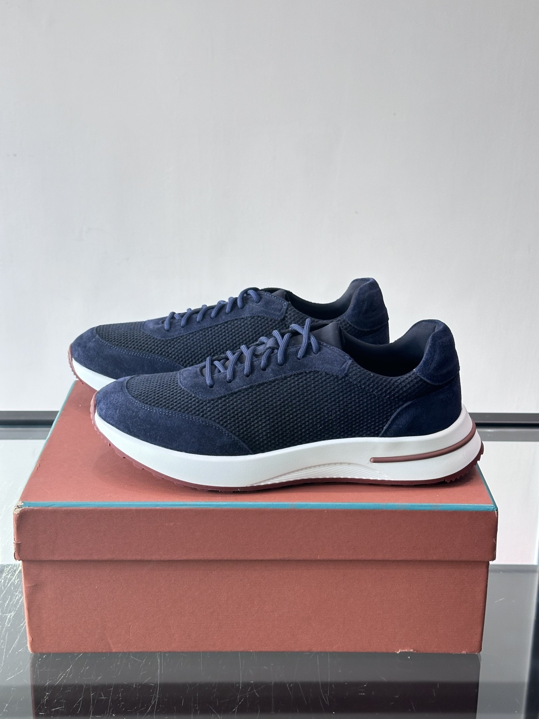 Loro Piana Modular Walk休闲鞋，羊毛针织+牛反绒拼接，质感细腻又高级。高弹乳胶鞋垫