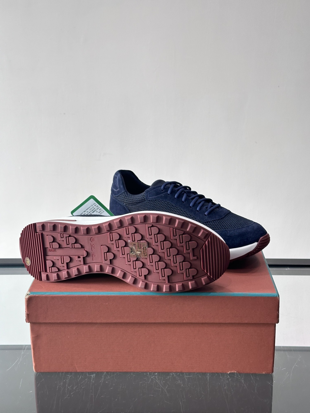 Loro Piana Modular Walk休闲鞋，羊毛针织+牛反绒拼接，质感细腻又高级。高弹乳胶鞋垫