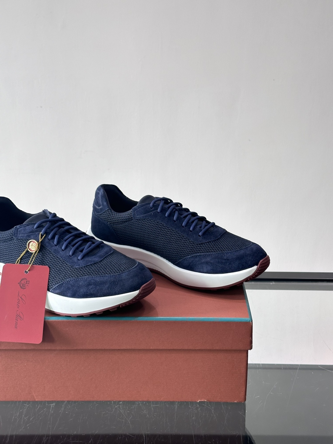 Loro Piana Modular Walk休闲鞋，羊毛针织+牛反绒拼接，质感细腻又高级。高弹乳胶鞋垫