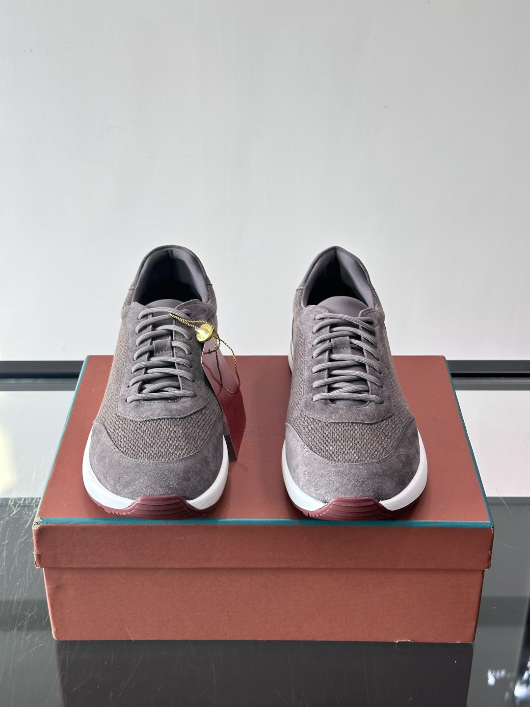 Loro Piana Modular Walk休闲鞋，羊毛针织+牛反绒拼接，质感细腻又高级。高弹乳胶鞋垫