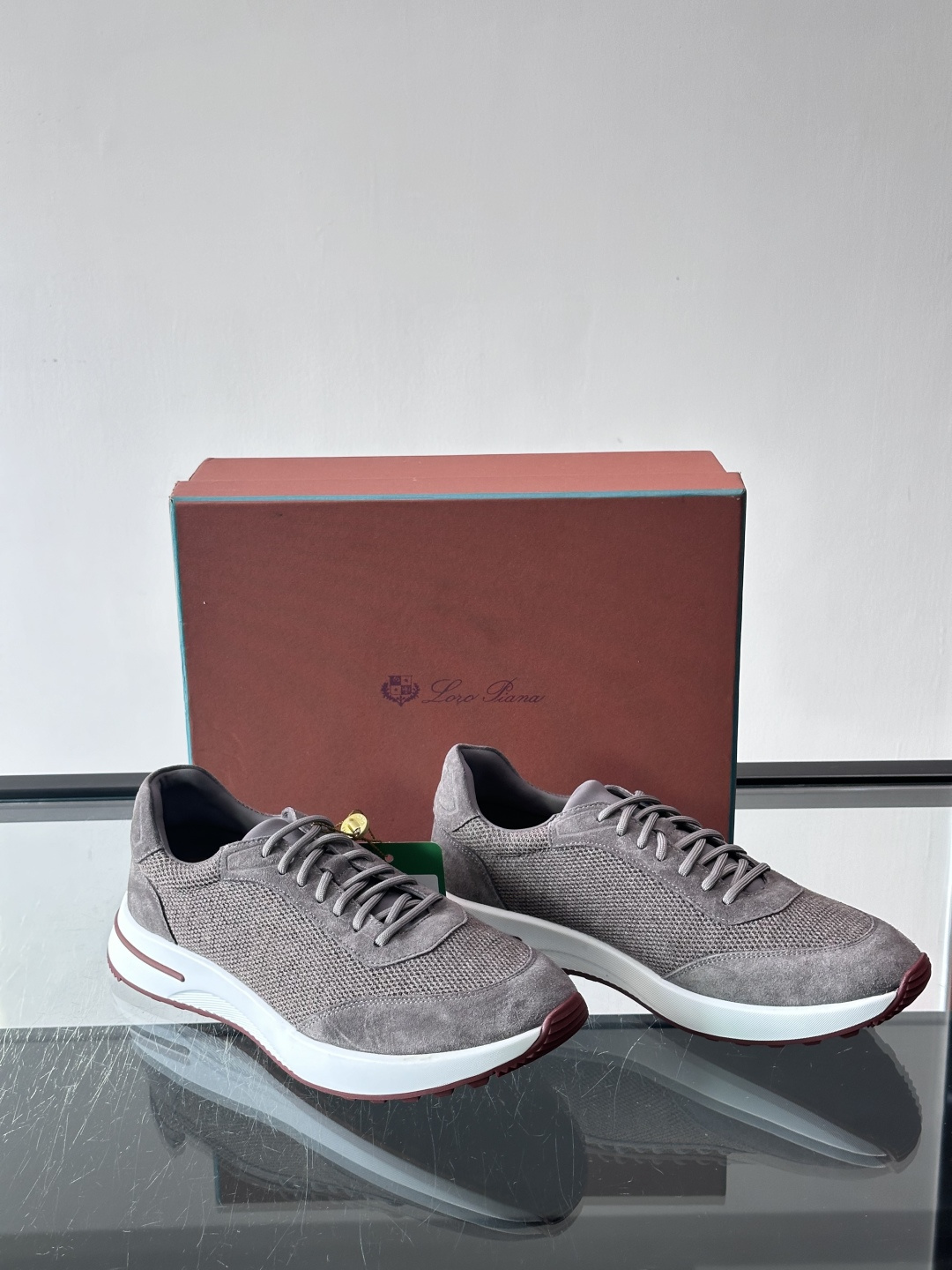 Loro Piana Modular Walk休闲鞋，羊毛针织+牛反绒拼接，质感细腻又高级。高弹乳胶鞋垫