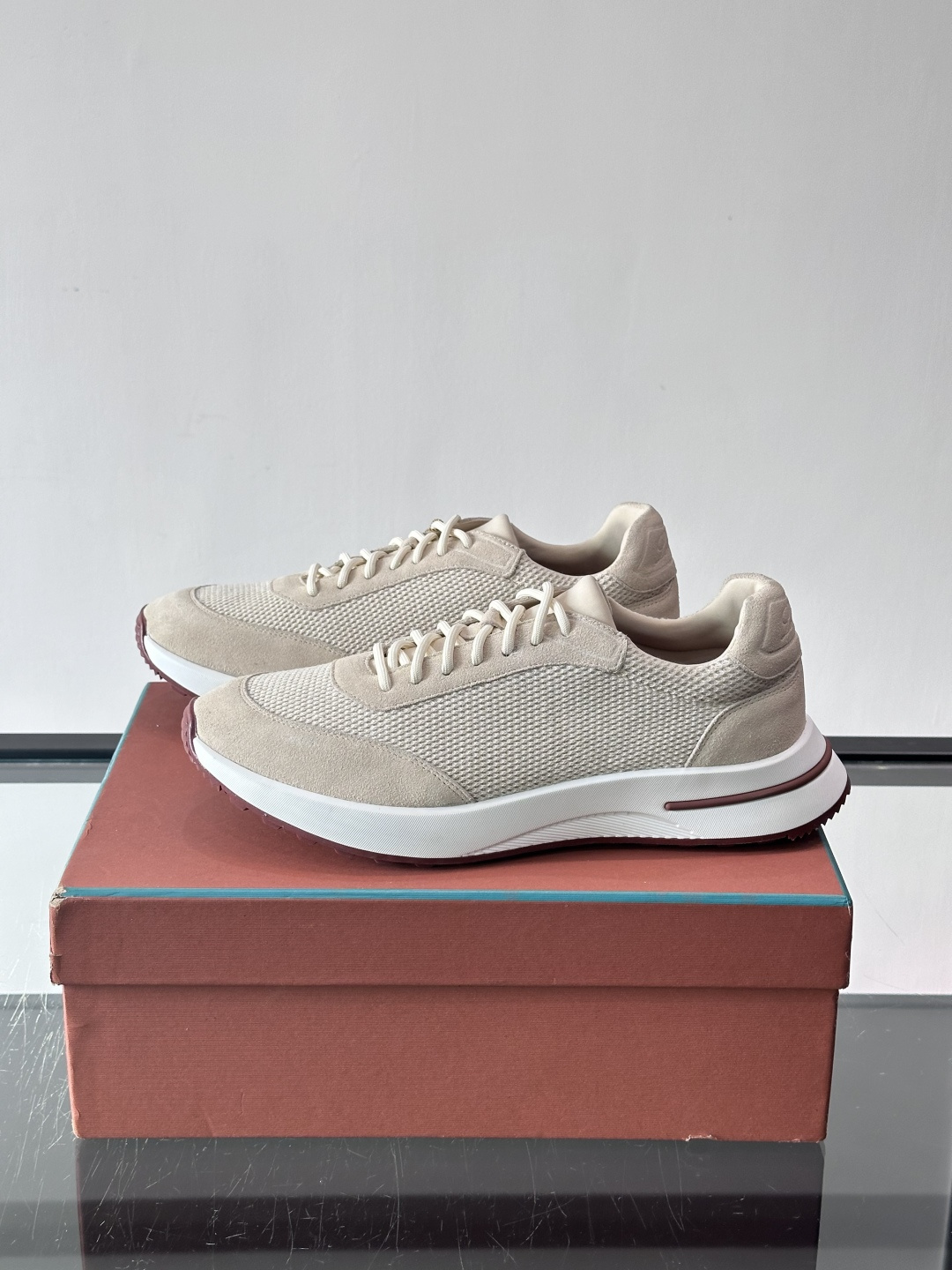 Loro Piana Modular Walk休闲鞋，羊毛针织+牛反绒拼接，质感细腻又高级。高弹乳胶鞋垫