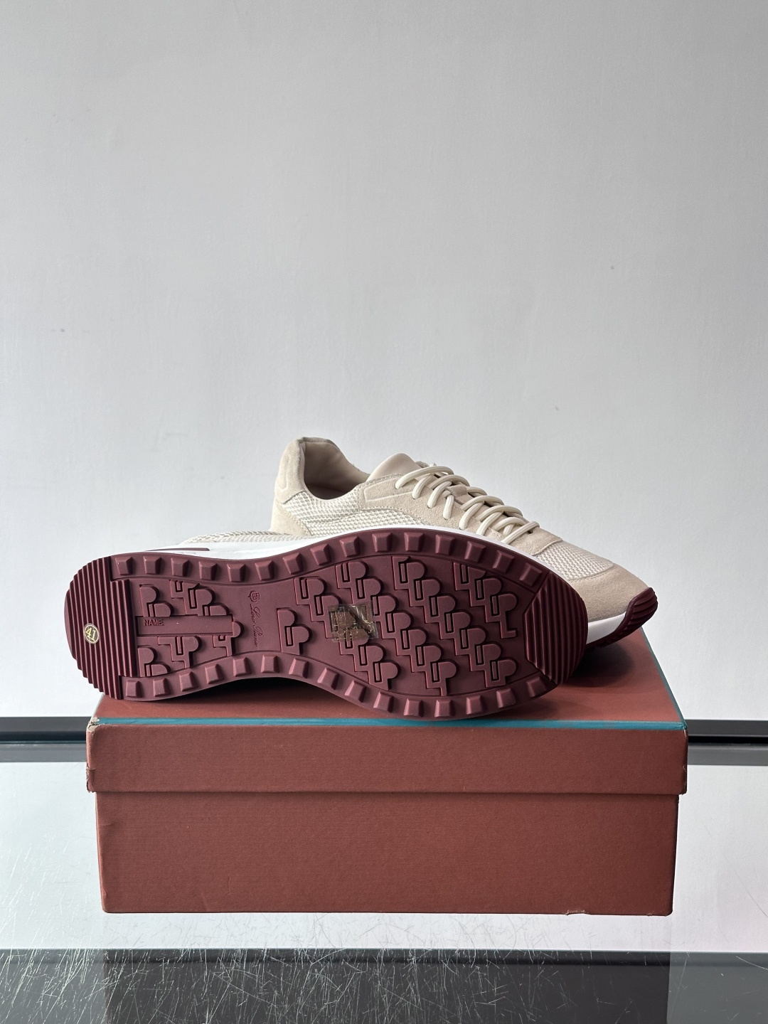 Loro Piana Modular Walk休闲鞋，羊毛针织+牛反绒拼接，质感细腻又高级。高弹乳胶鞋垫