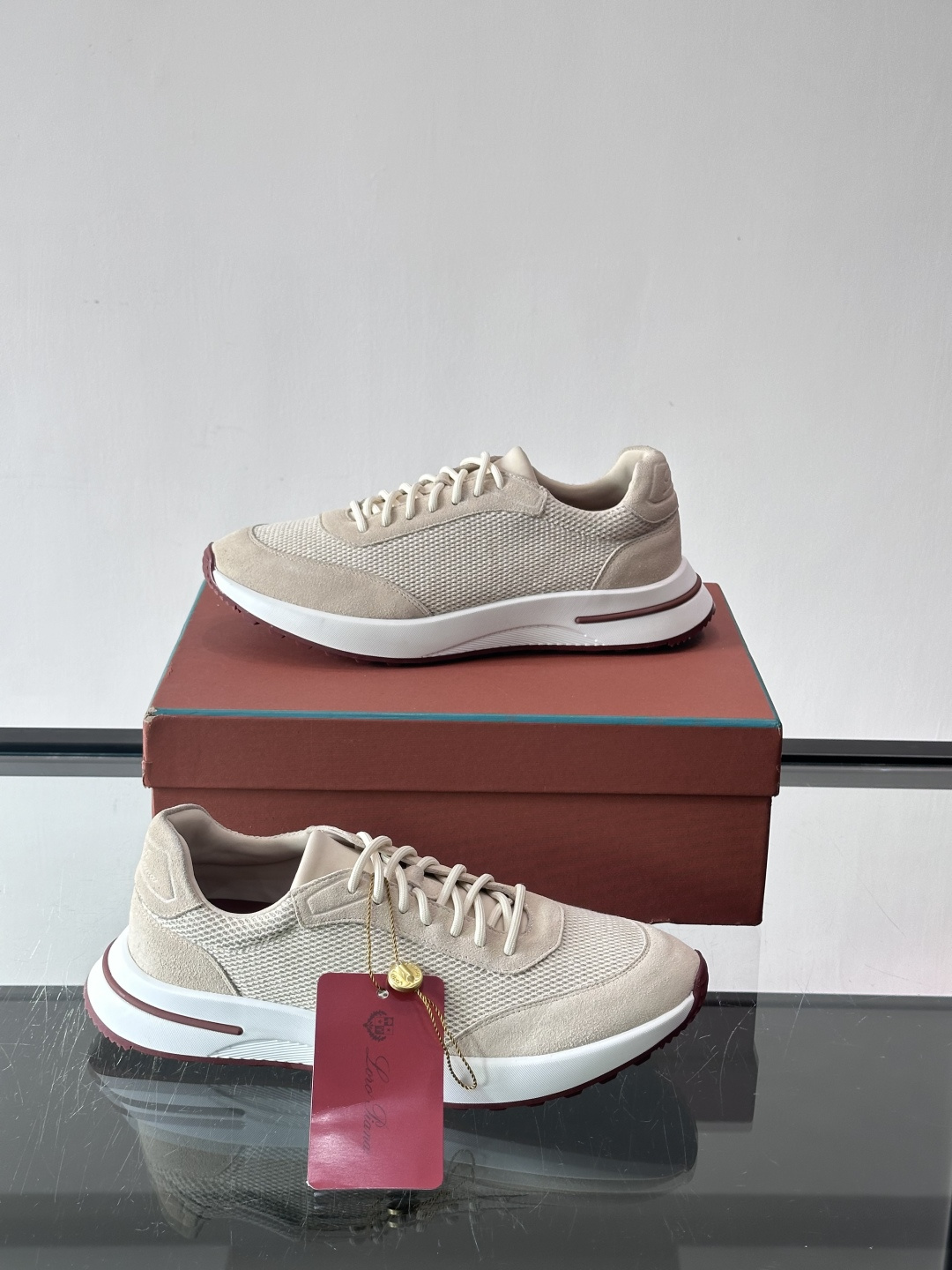 Loro Piana Modular Walk休闲鞋，羊毛针织+牛反绒拼接，质感细腻又高级。高弹乳胶鞋垫