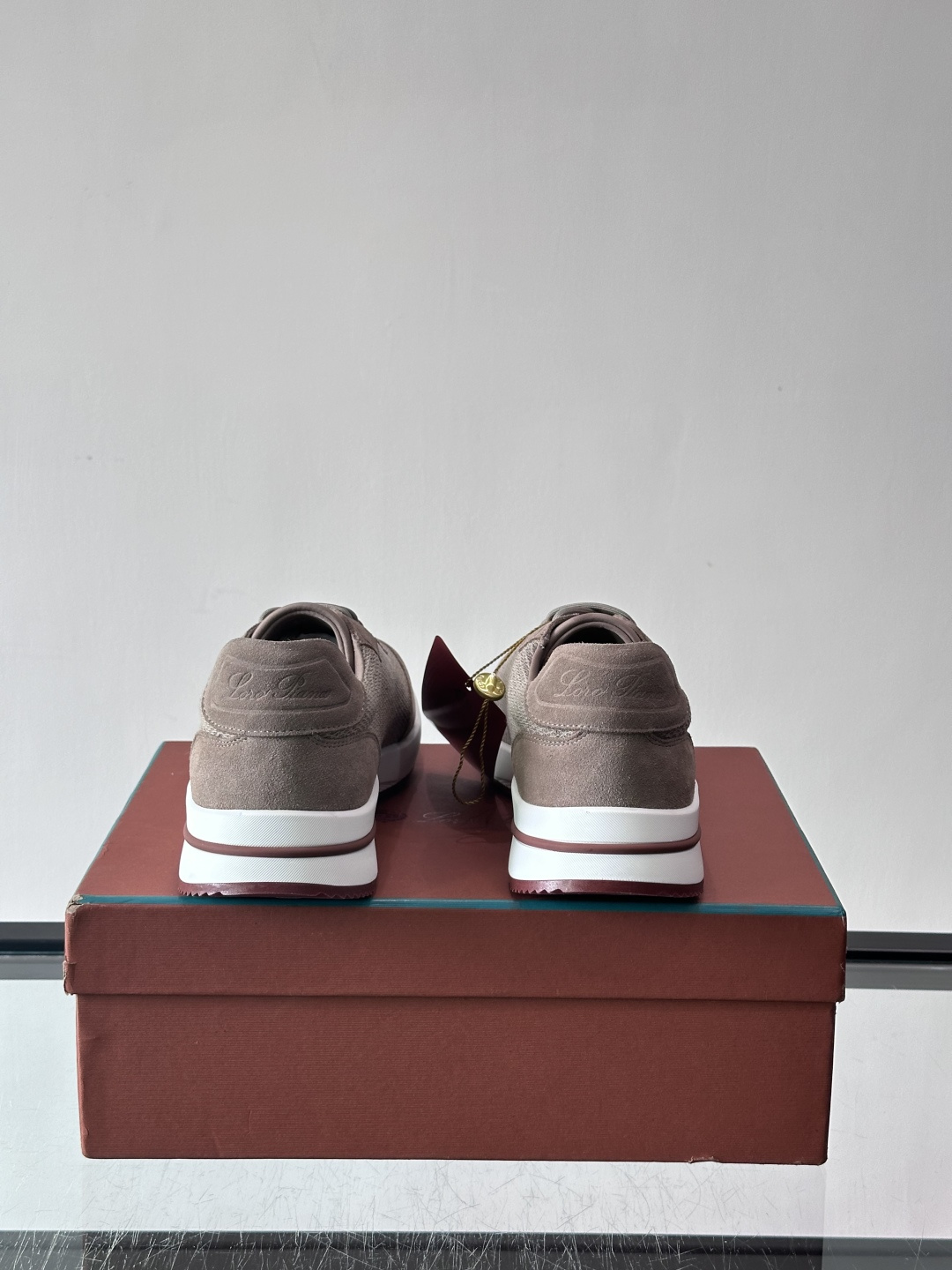 Loro Piana Modular Walk休闲鞋，羊毛针织+牛反绒拼接，质感细腻又高级。高弹乳胶鞋垫