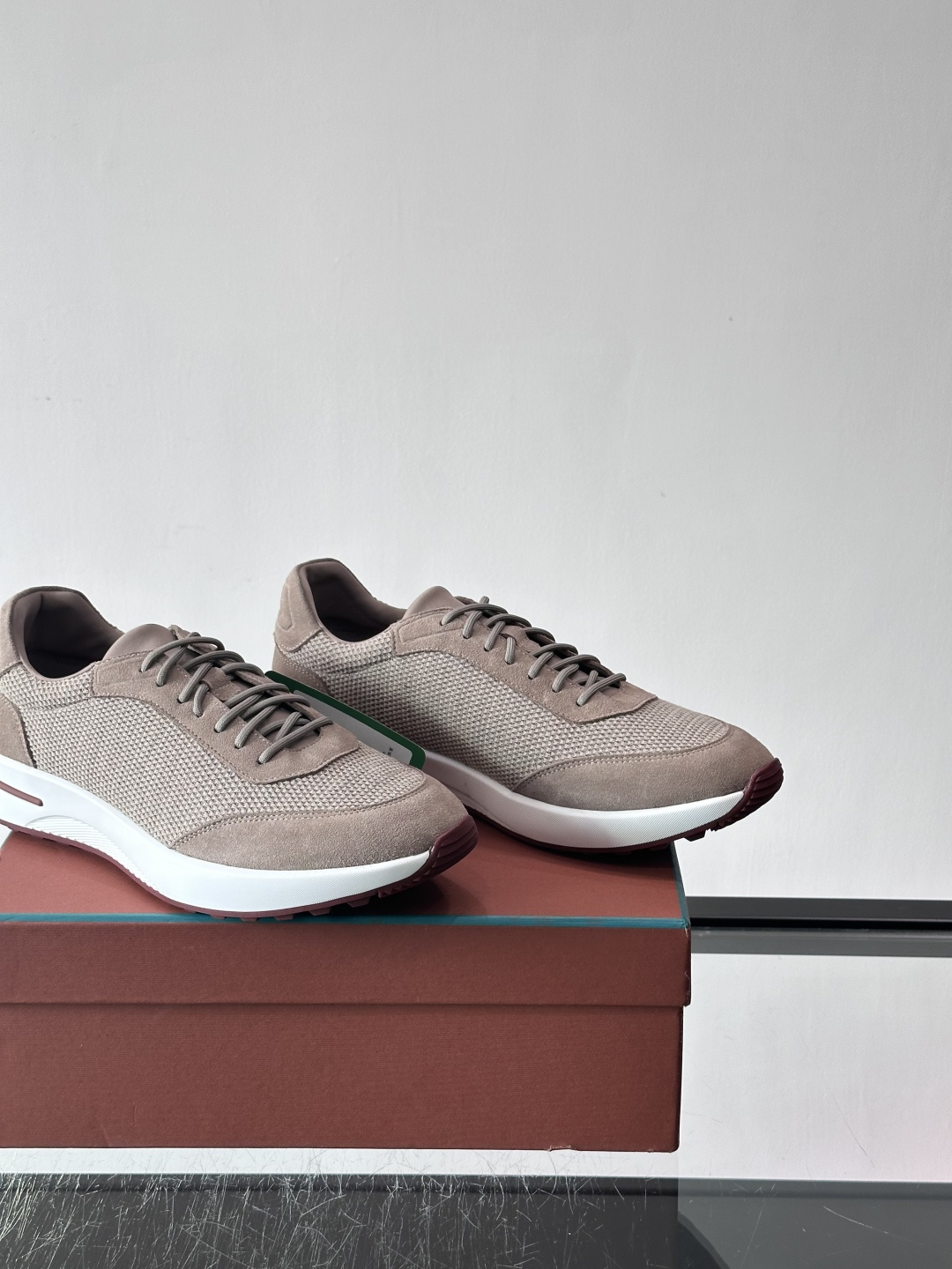 Loro Piana Modular Walk休闲鞋，羊毛针织+牛反绒拼接，质感细腻又高级。高弹乳胶鞋垫