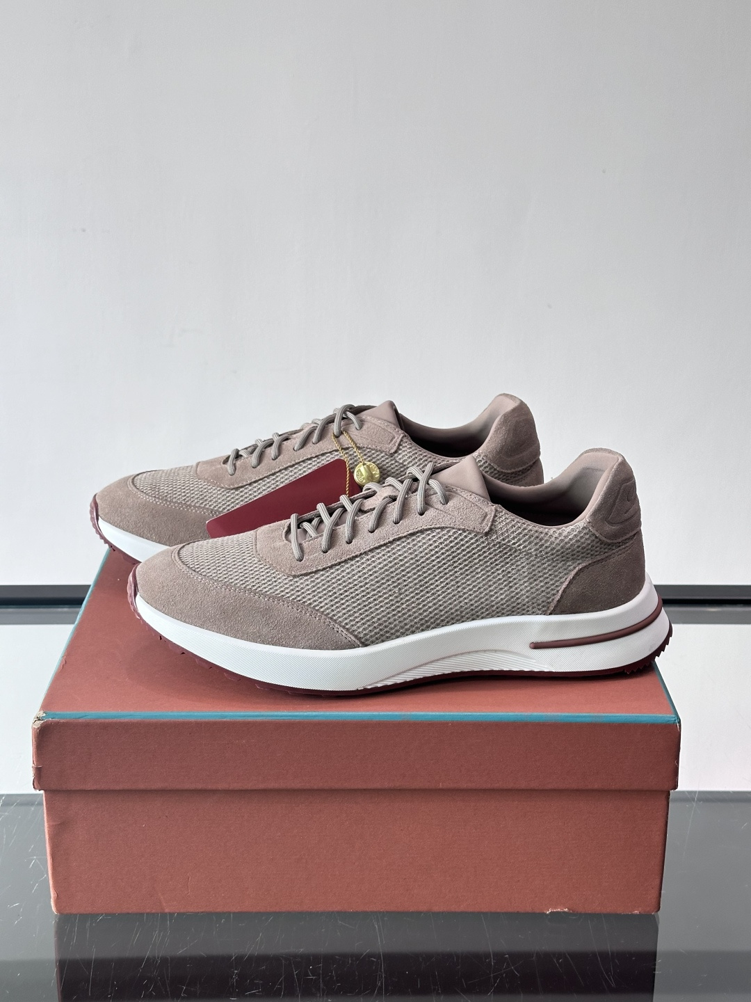 Loro Piana Modular Walk休闲鞋，羊毛针织+牛反绒拼接，质感细腻又高级。高弹乳胶鞋垫