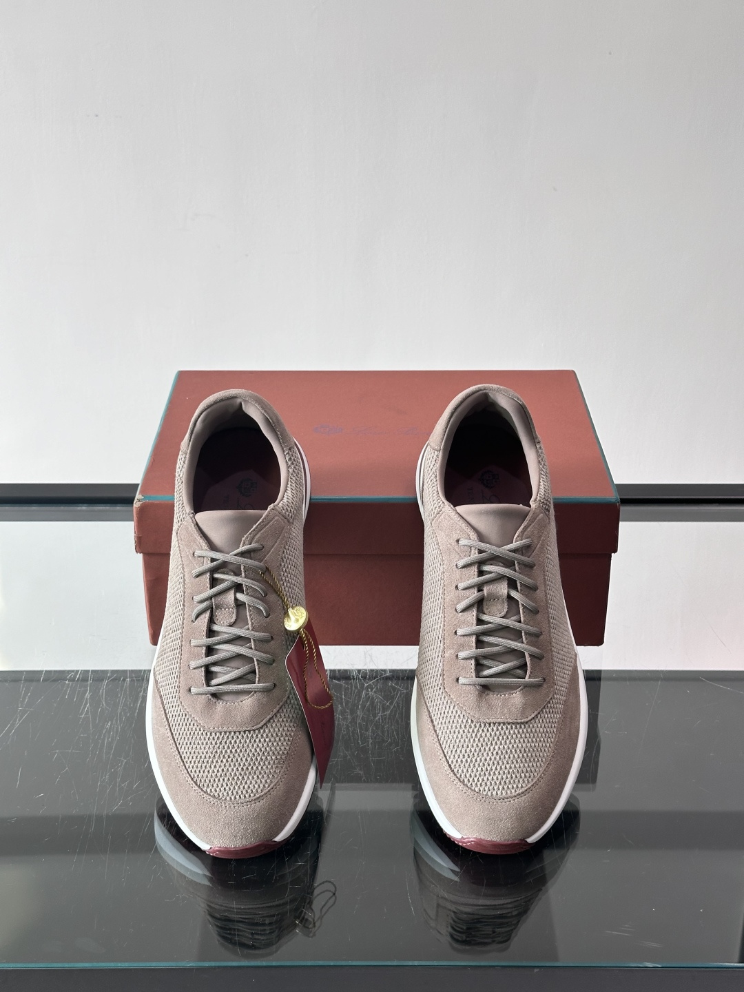 Loro Piana Modular Walk休闲鞋，羊毛针织+牛反绒拼接，质感细腻又高级。高弹乳胶鞋垫