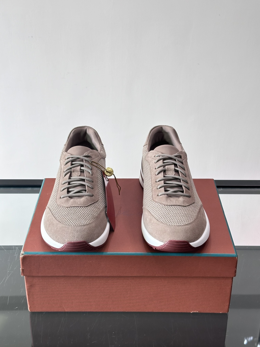 Loro Piana Modular Walk休闲鞋，羊毛针织+牛反绒拼接，质感细腻又高级。高弹乳胶鞋垫