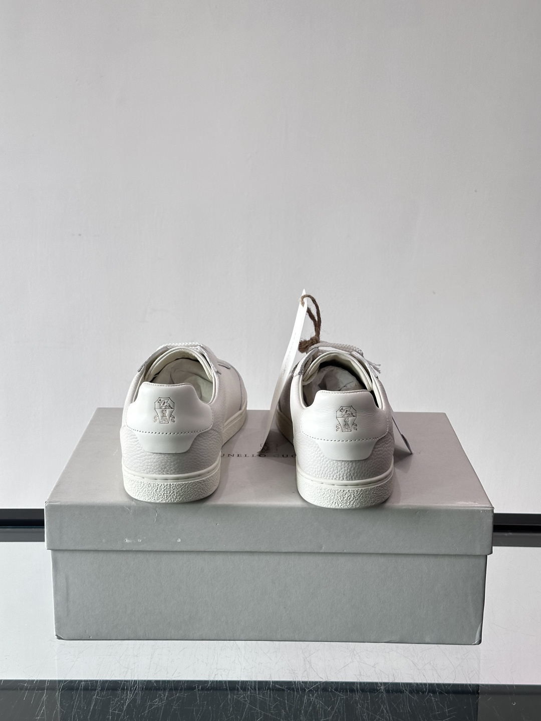 Brunello Cucinelli 老钱风意大利顶奢休闲男鞋，面料采用意大利进口牛皮。立体感和亲肤感十