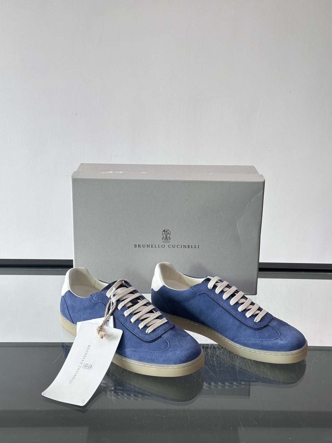 Brunello Cucinelli 老钱风意大利顶奢休闲男鞋，面料采用意大利进口牛皮。立体感和亲肤感十