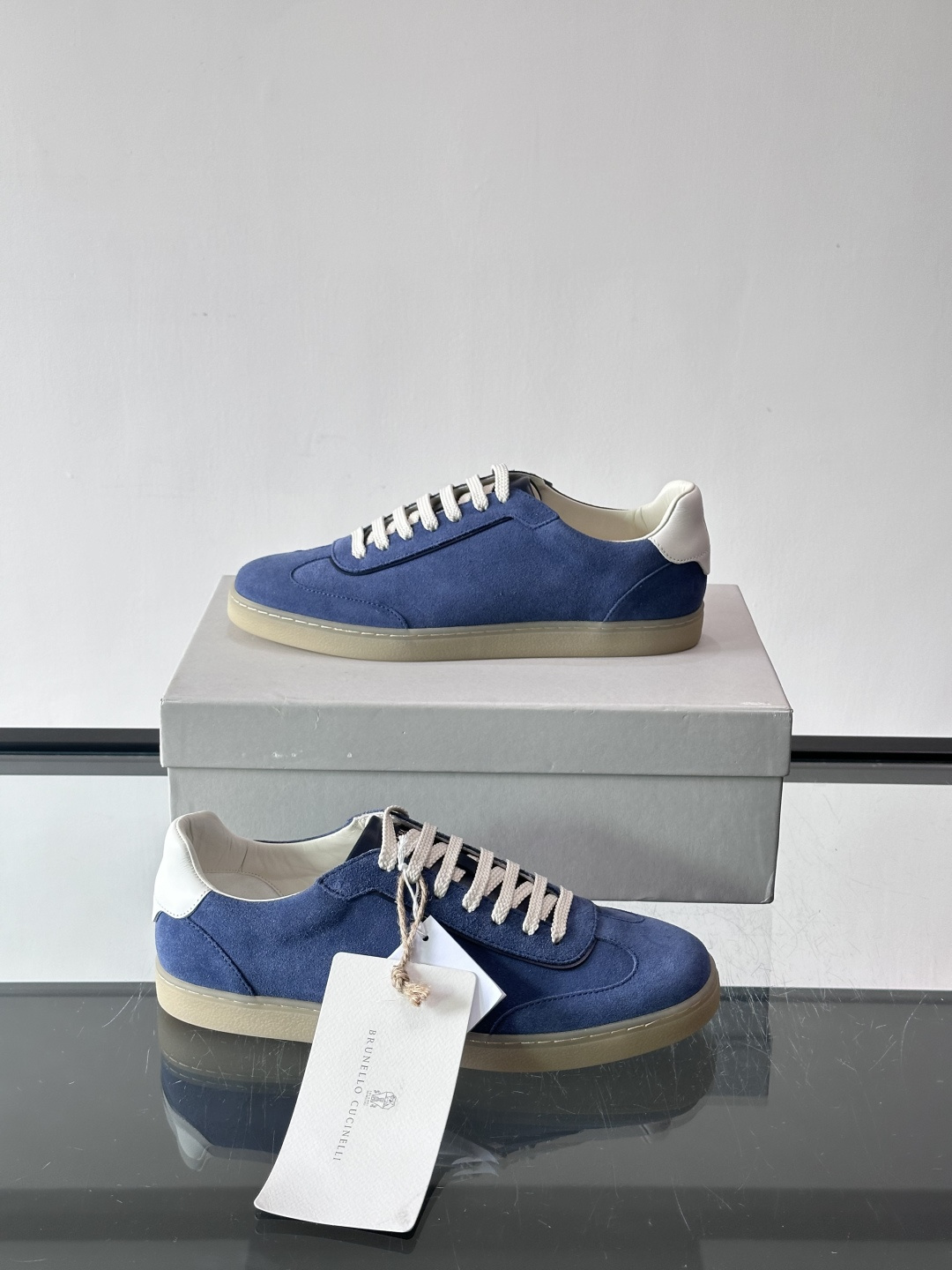 Brunello Cucinelli 老钱风意大利顶奢休闲男鞋，面料采用意大利进口牛皮。立体感和亲肤感十