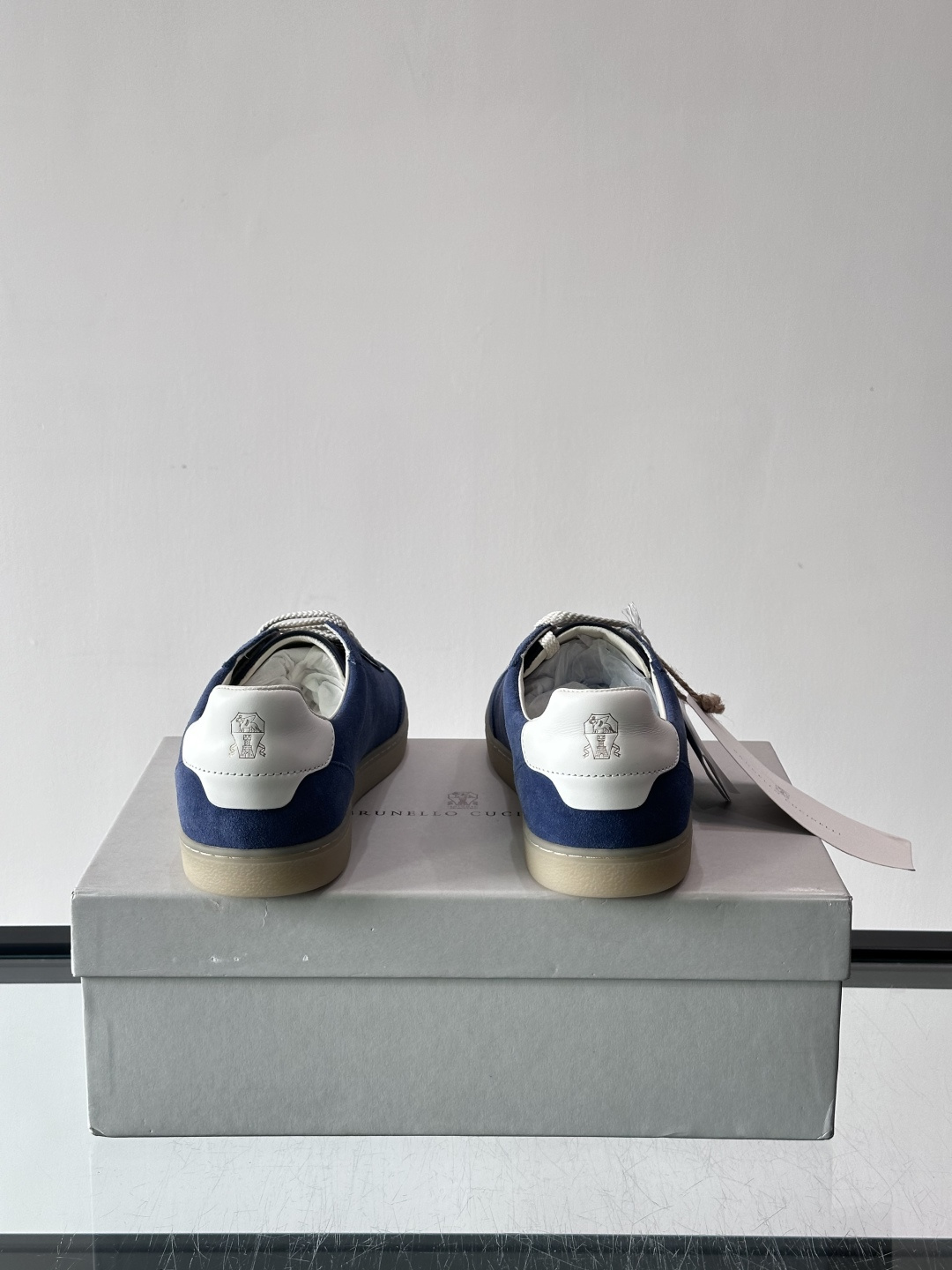 Brunello Cucinelli 老钱风意大利顶奢休闲男鞋，面料采用意大利进口牛皮。立体感和亲肤感十