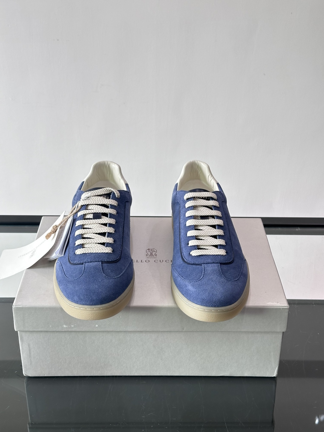 Brunello Cucinelli 老钱风意大利顶奢休闲男鞋，面料采用意大利进口牛皮。立体感和亲肤感十