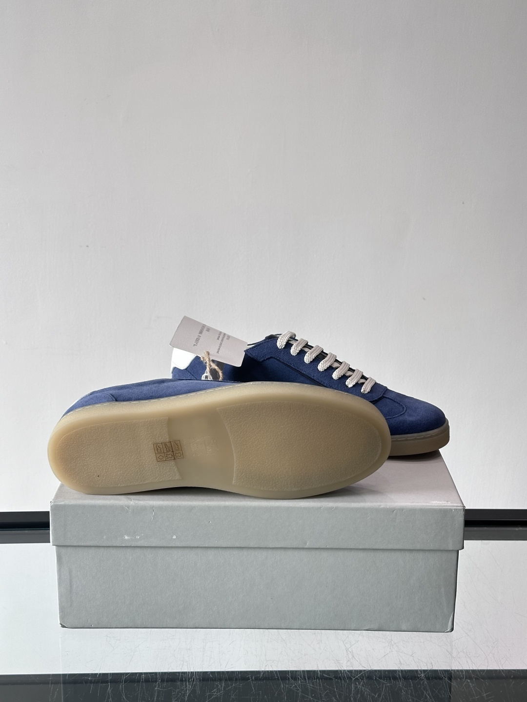 Brunello Cucinelli 老钱风意大利顶奢休闲男鞋，面料采用意大利进口牛皮。立体感和亲肤感十