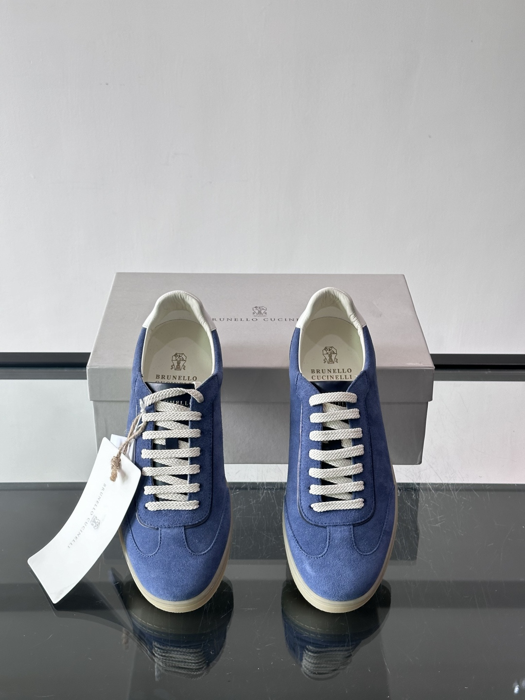 Brunello Cucinelli 老钱风意大利顶奢休闲男鞋，面料采用意大利进口牛皮。立体感和亲肤感十