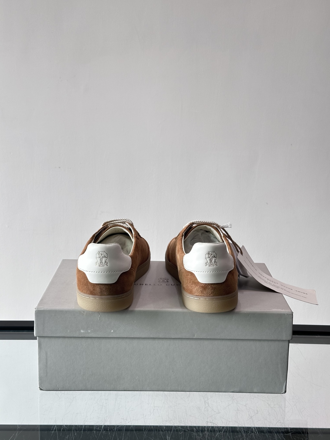 Brunello Cucinelli 老钱风意大利顶奢休闲男鞋，面料采用意大利进口牛皮。立体感和亲肤感十