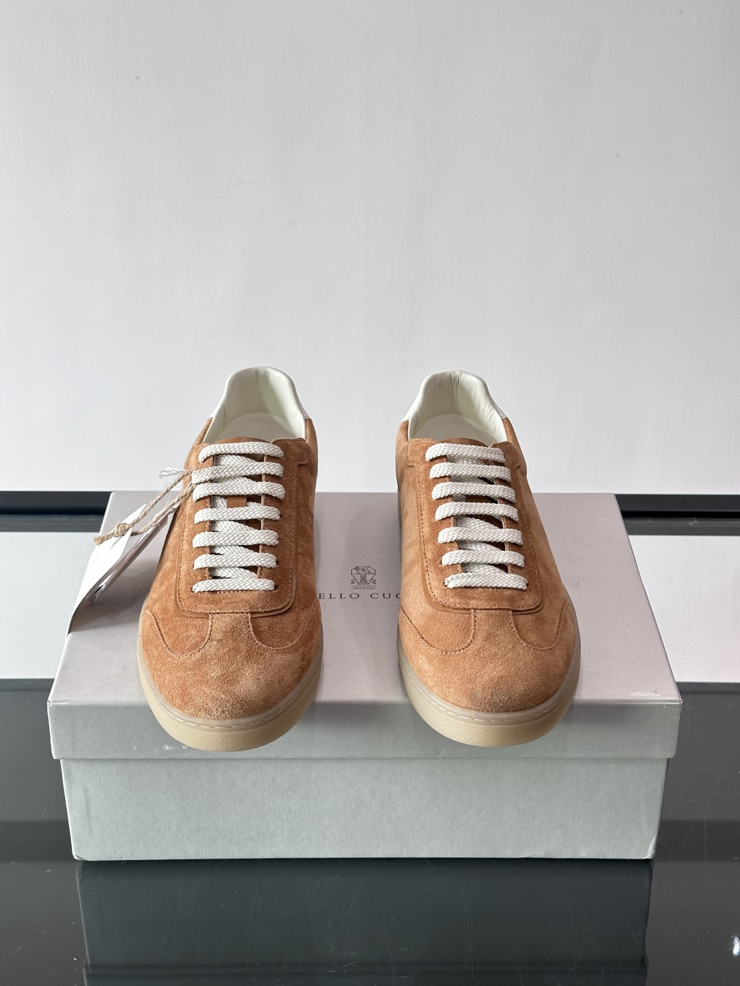 Brunello Cucinelli 老钱风意大利顶奢休闲男鞋，面料采用意大利进口牛皮。立体感和亲肤感十