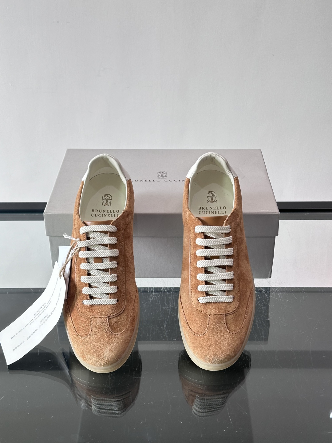 Brunello Cucinelli 老钱风意大利顶奢休闲男鞋，面料采用意大利进口牛皮。立体感和亲肤感十