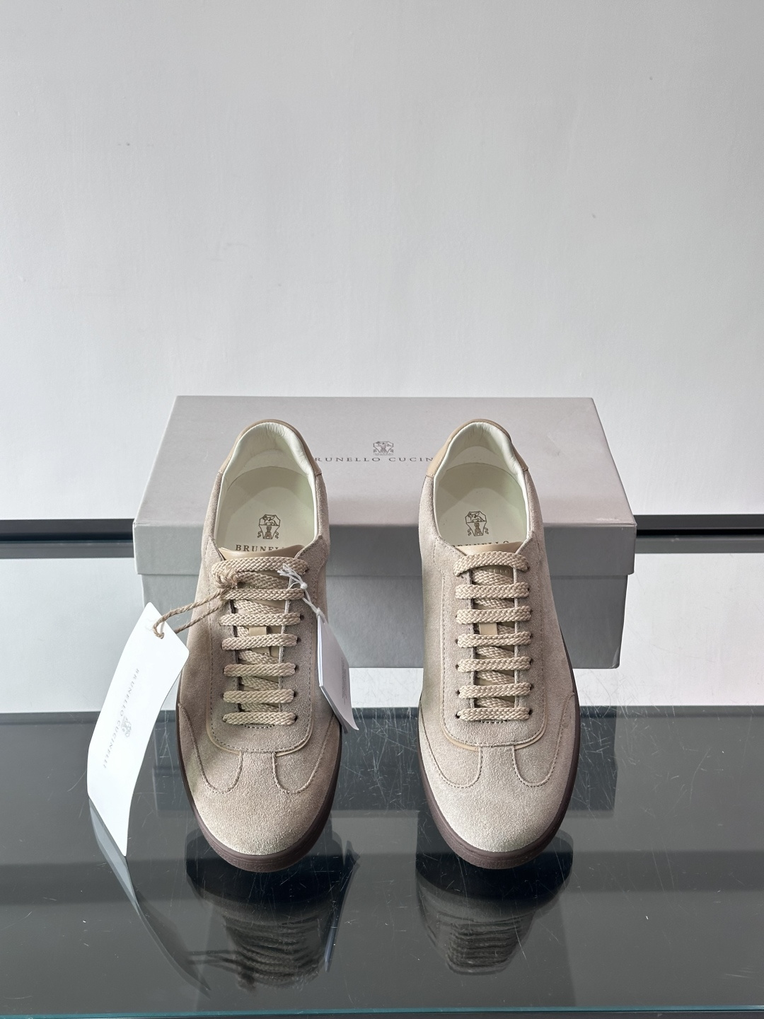 Brunello Cucinelli 老钱风意大利顶奢休闲男鞋，面料采用意大利进口牛皮。立体感和亲肤感十