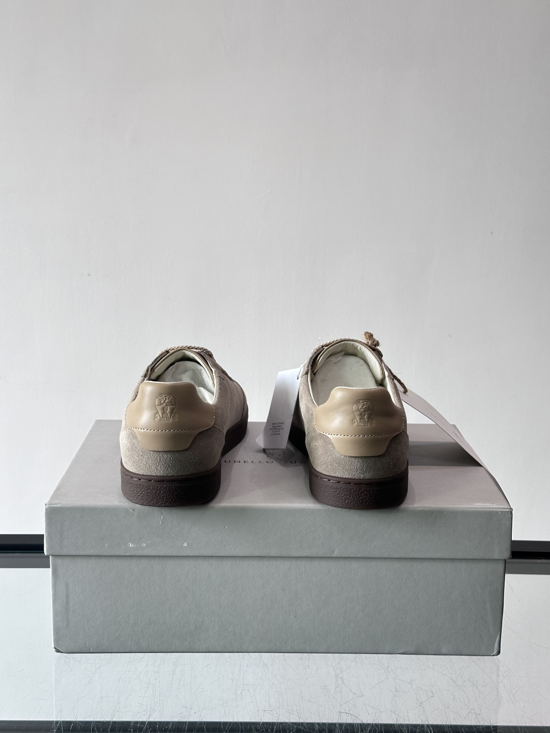 Brunello Cucinelli 老钱风意大利顶奢休闲男鞋，面料采用意大利进口牛皮。立体感和亲肤感十