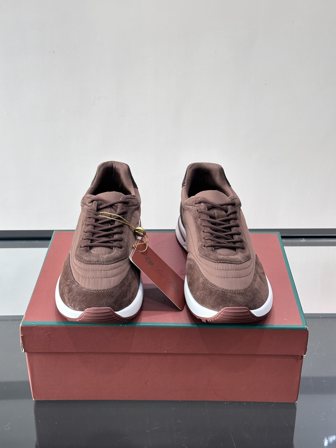 Loro Piana小众诺优翩雅经典款慢跑鞋，透气内里。情侣款系带休闲鞋运动鞋，高品质轻便舒适面料，户外