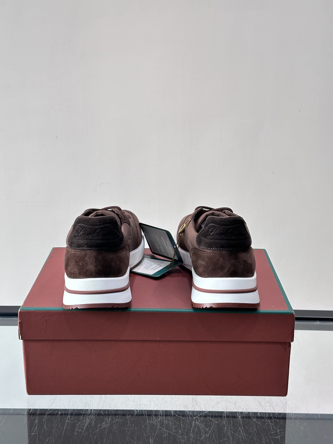 Loro Piana小众诺优翩雅经典款慢跑鞋，透气内里。情侣款系带休闲鞋运动鞋，高品质轻便舒适面料，户外