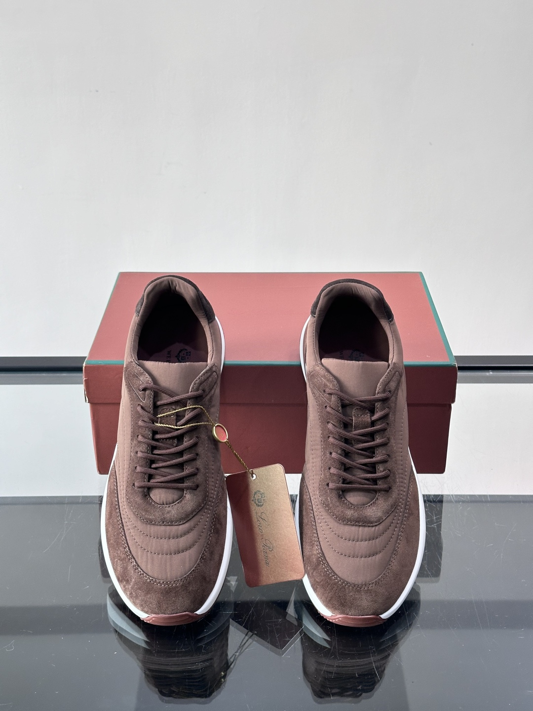 Loro Piana小众诺优翩雅经典款慢跑鞋，透气内里。情侣款系带休闲鞋运动鞋，高品质轻便舒适面料，户外