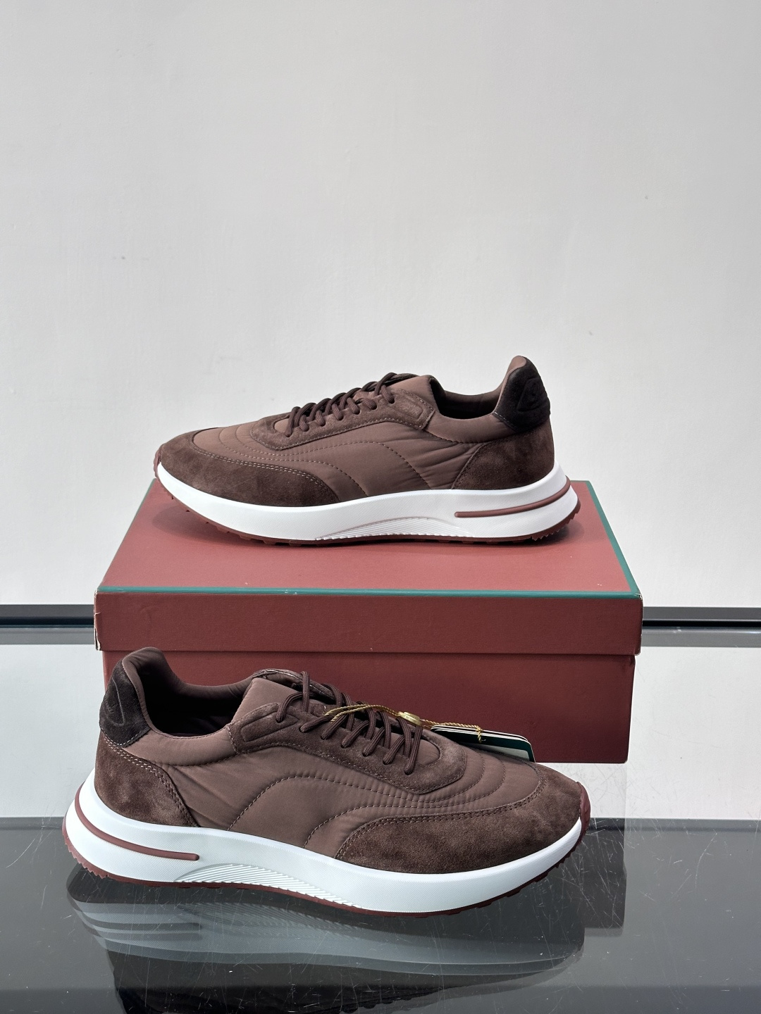 Loro Piana小众诺优翩雅经典款慢跑鞋，透气内里。情侣款系带休闲鞋运动鞋，高品质轻便舒适面料，户外