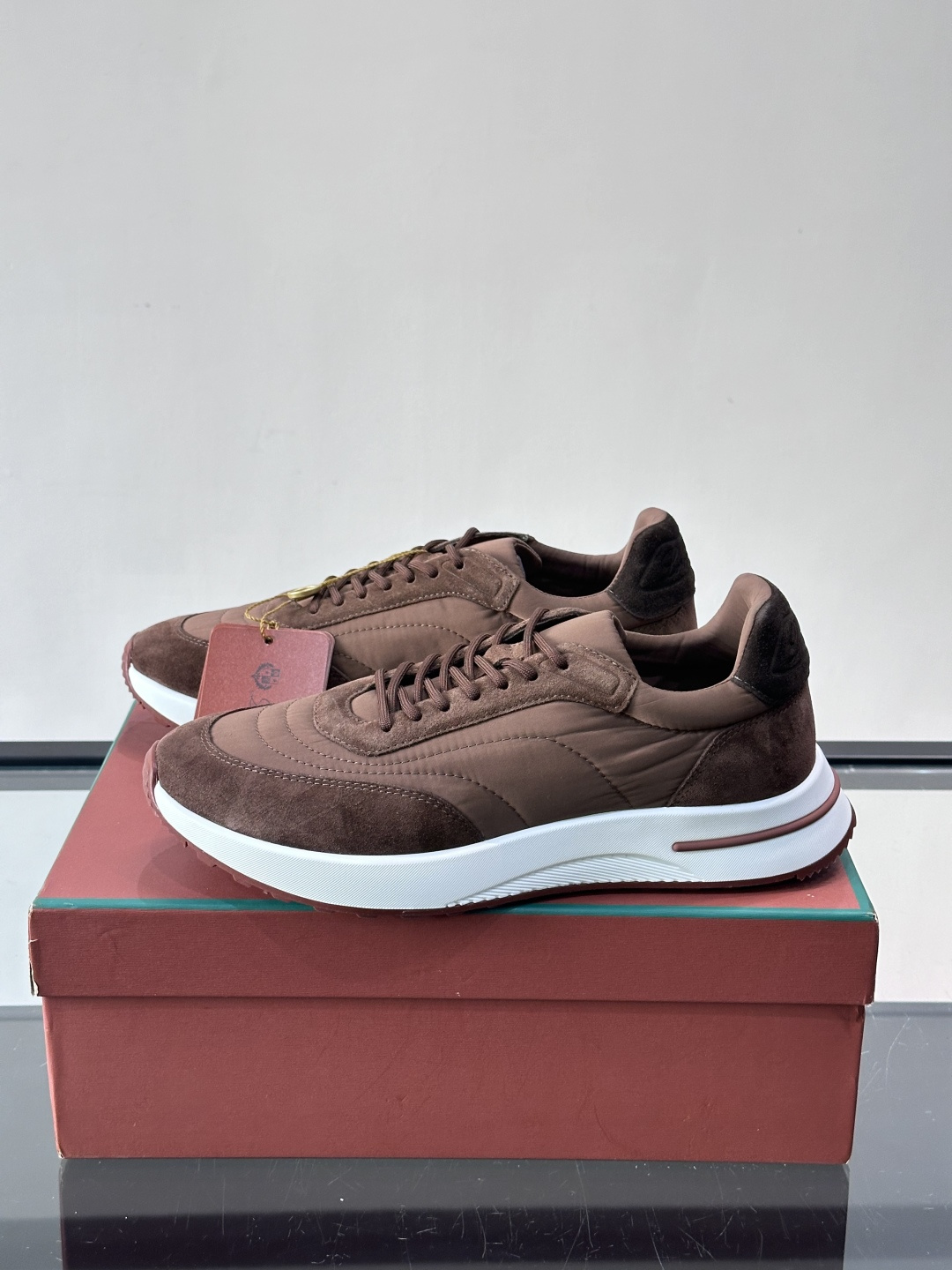 Loro Piana小众诺优翩雅经典款慢跑鞋，透气内里。情侣款系带休闲鞋运动鞋，高品质轻便舒适面料，户外