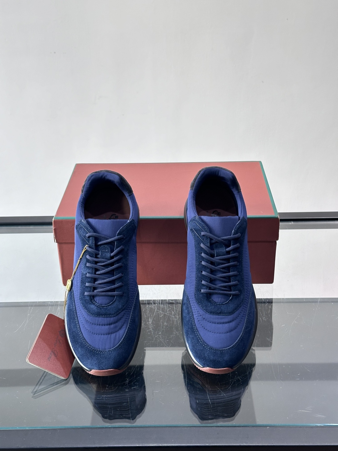 Loro Piana小众诺优翩雅经典款慢跑鞋，透气内里。情侣款系带休闲鞋运动鞋，高品质轻便舒适面料，户外